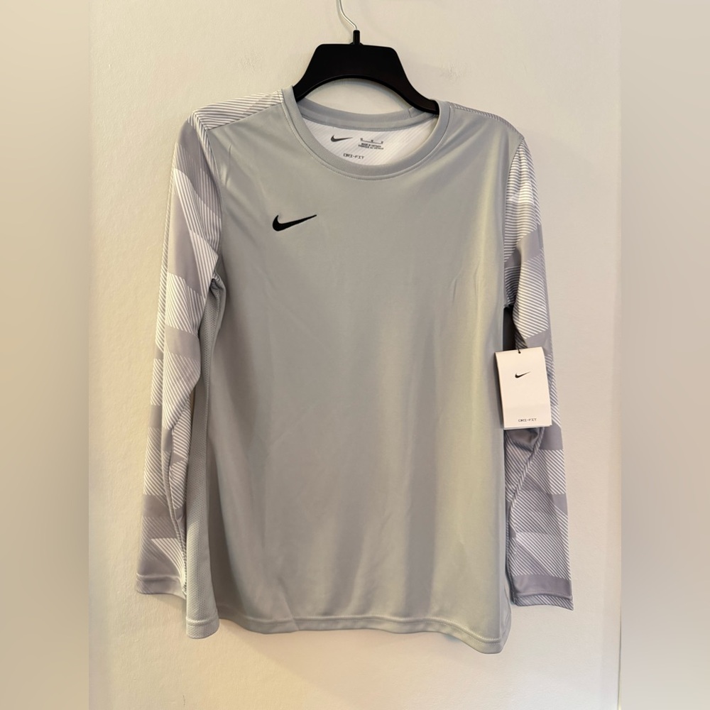 NWT Nike Women’s Dri-Fit Park IV Goalkeeper Long Sleeve - Size Medium